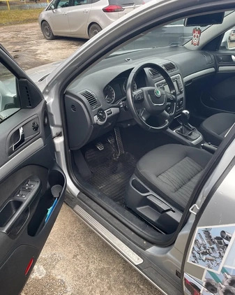 Skoda Octavia cena 16500 przebieg: 222000, rok produkcji 2010 z Poznań małe 16